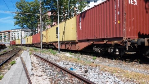 Cargo Train on Fast Corridor